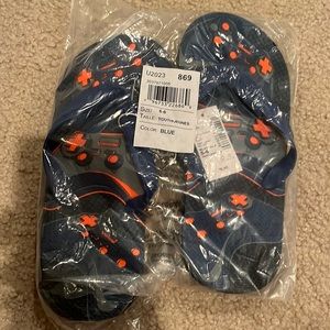 Children’s place flip flops, size 5-6